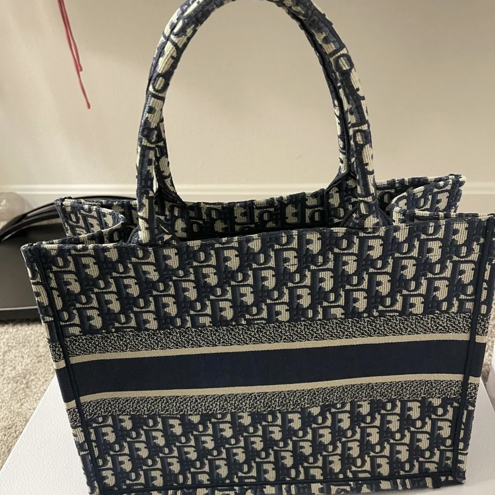 DIOR BOOK TOTE BLACK/WHITE - Picture 2 of 3